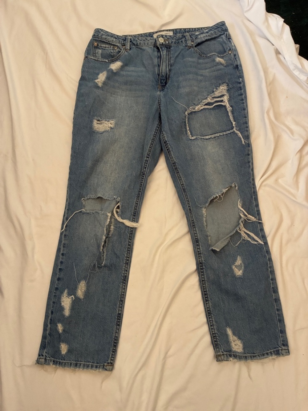 Almost Famous Women’s Distressed Blue Women's Ripped Jeans Size 13 - Picture 3 of 10
